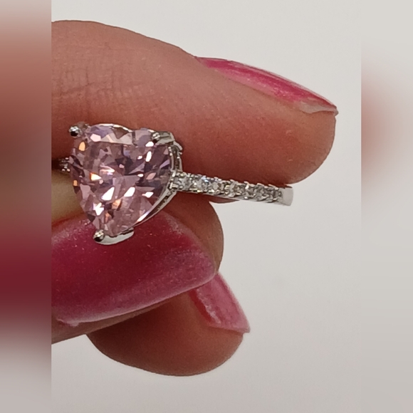 Nwot Heart-Shaped Pink Stone 18k White Gold Plated Valentines Ring Size 6 - Picture 8 of 8